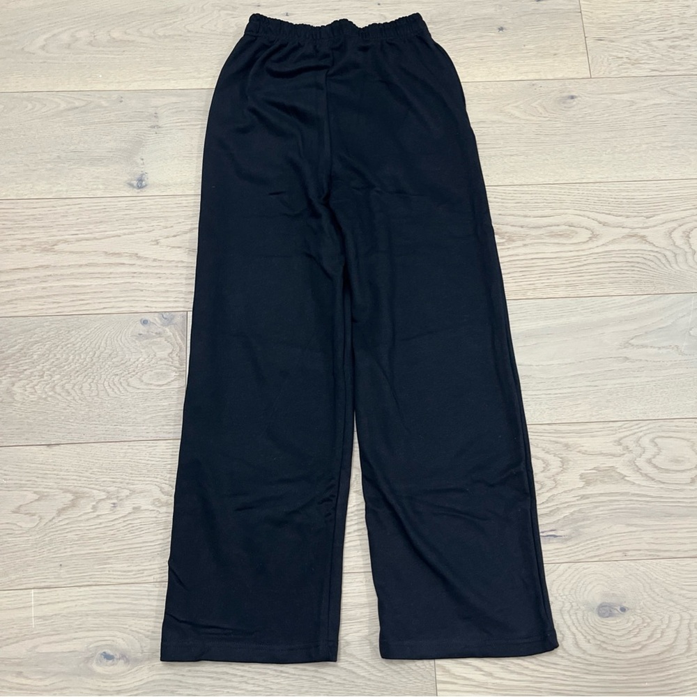 ALO Yoga Unisex Black Zip-Up Hoodie and Jogger Set - Picture 15 of 15